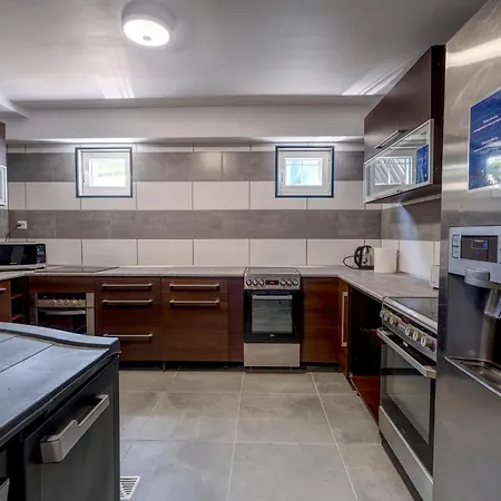 Goscinne Zeglarz Couette-café