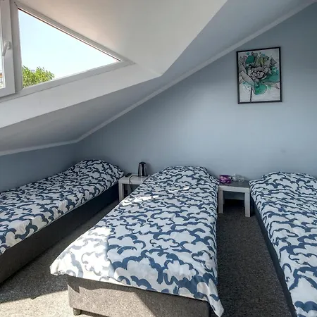 Goscinne Zeglarz Couette-café *