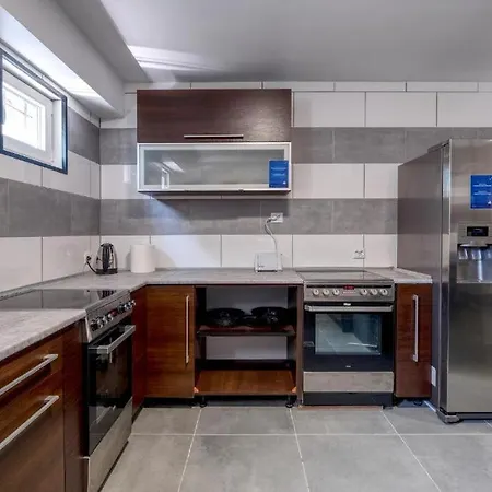 Goscinne Zeglarz Couette-café